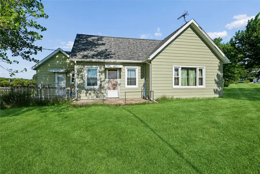 7771 13th Ave Drive, Belle Plaine, IA 52208 - #2