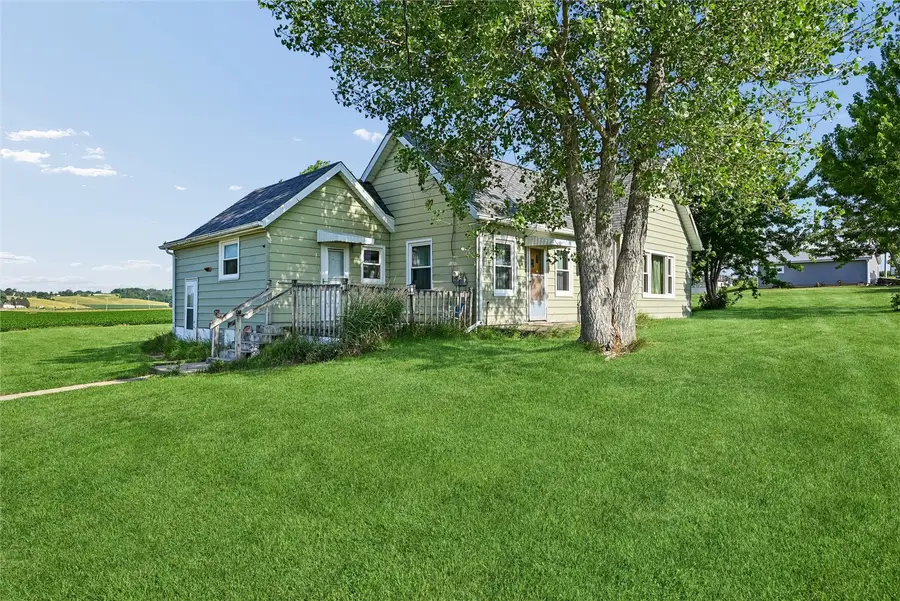 7771 13th Ave Drive, Belle Plaine, IA 52208 - #3