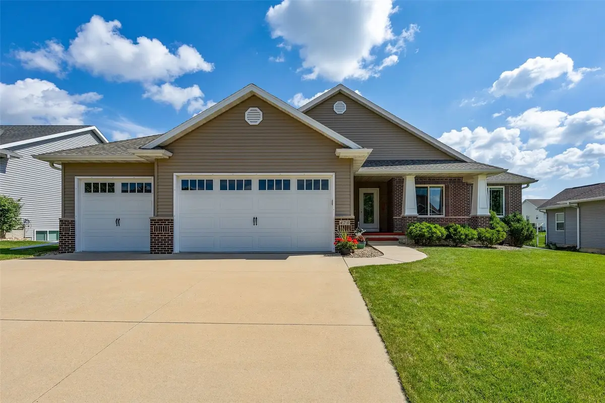 470 Oak Park Circle, Marion, IA 52302 - #1