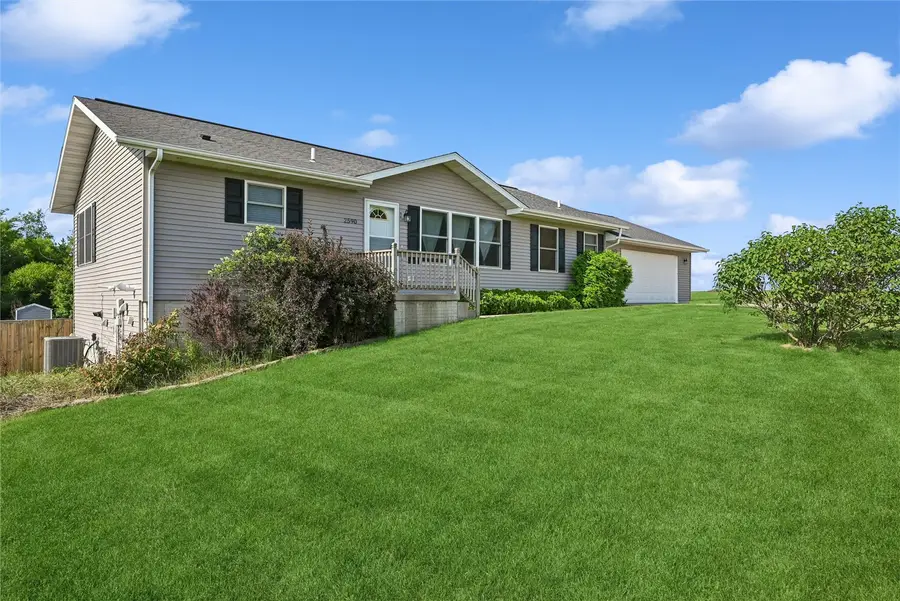 2590 Meadow View Drive, Urbana, IA 52345 - #2