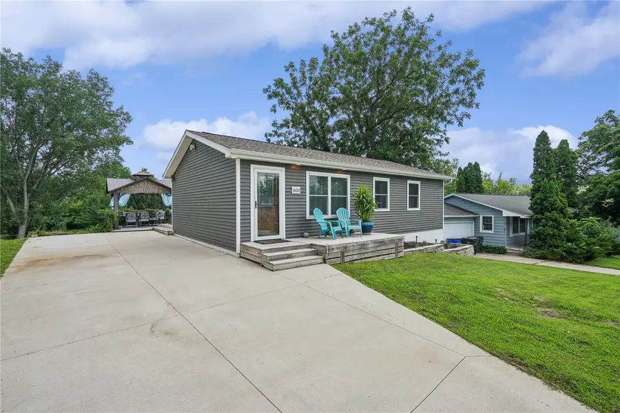 1633 23rd St Nw, Cedar Rapids, IA 52405 - #2