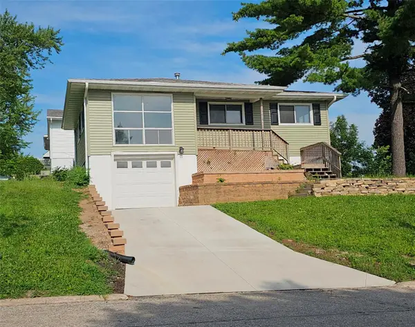 1212 16th Street Sw, Cedar Rapids, IA 52404