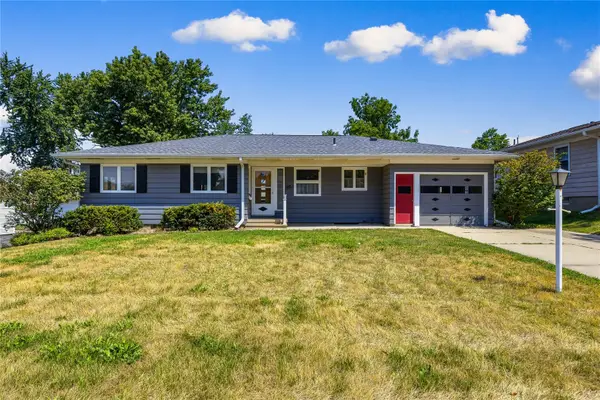 800 29th Street Ne, Cedar Rapids, IA 52402