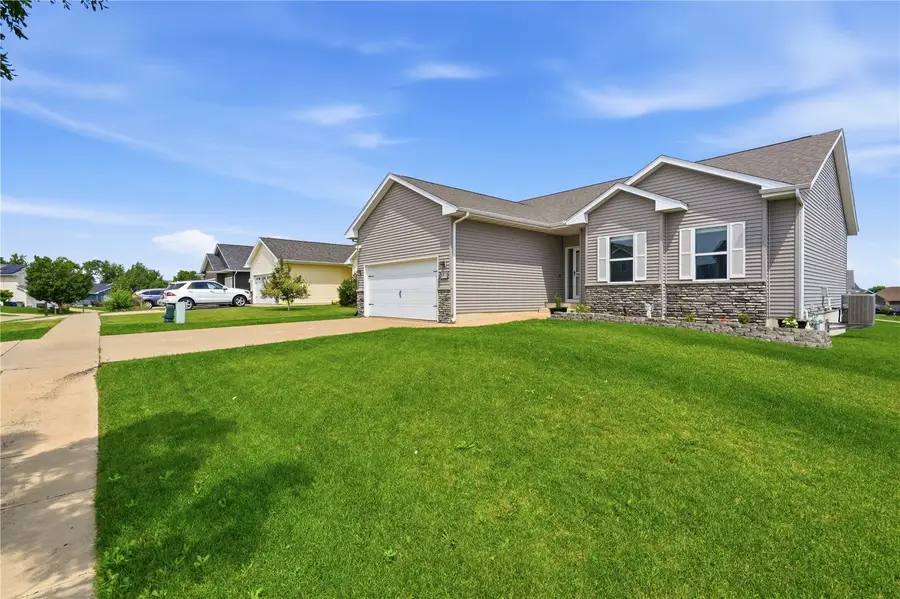 8709 Aldridge Dr Sw, Cedar Rapids, IA 52404 - #2