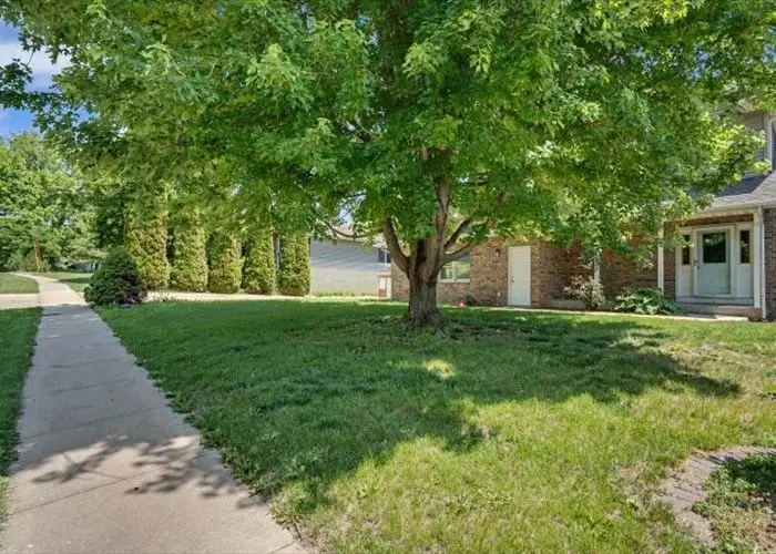 923 12th Avenue, Coralville, IA 52241 - #2