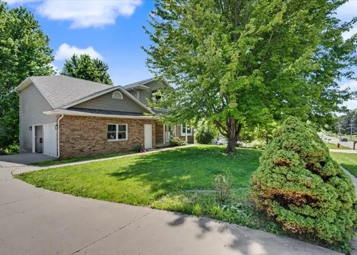 923 12th Avenue, Coralville, IA 52241 - #3
