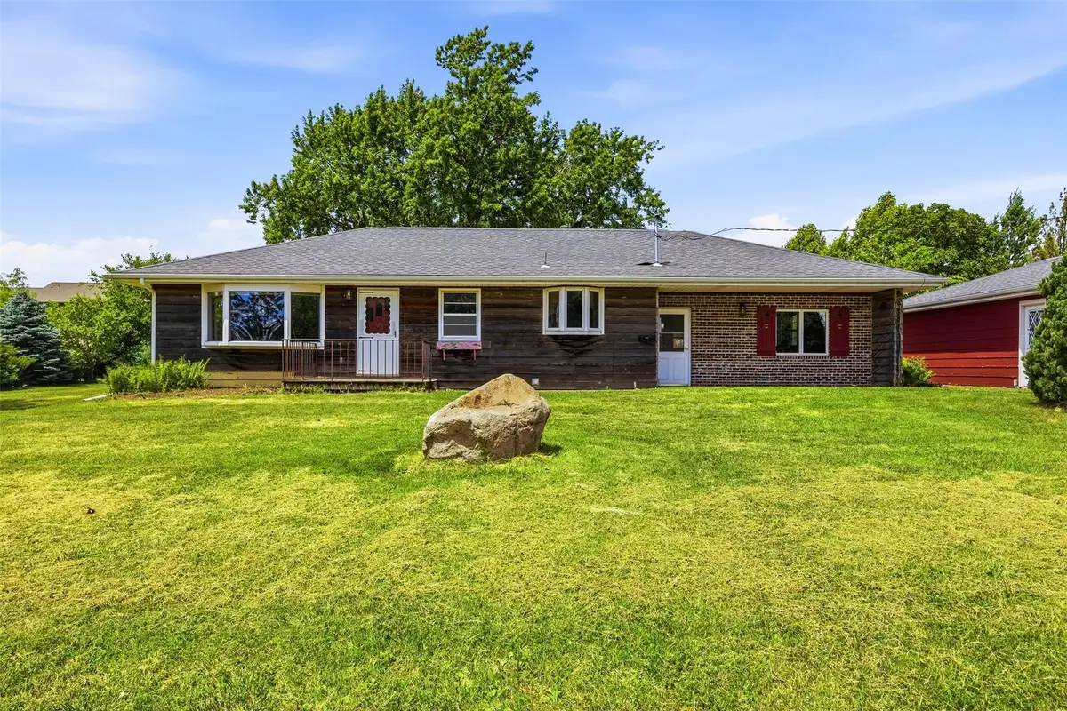 2750 10th Street, Marion, IA 52302 - #1