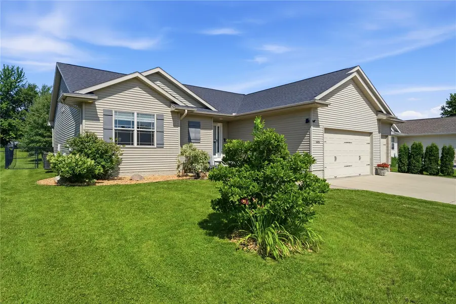 3404 Royal Dr Sw, Cedar Rapids, IA 52404 - #2