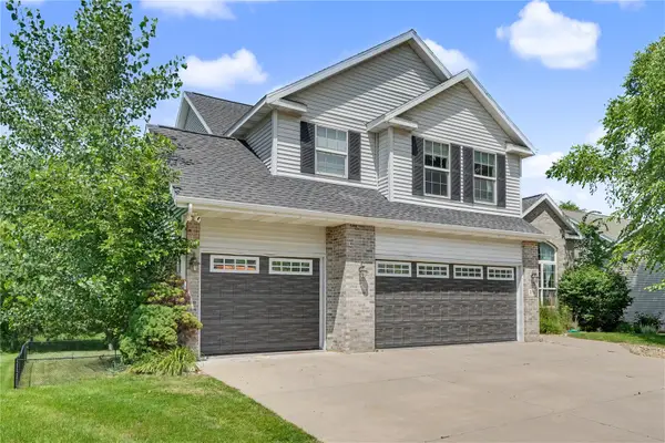 310 Teakwood Lane Ne, Cedar Rapids, IA 52402