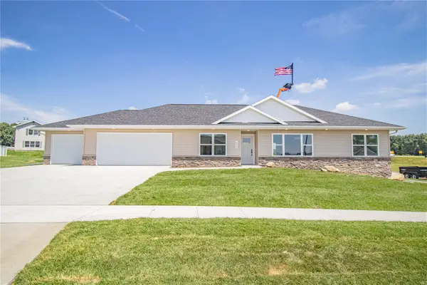 698 Wild Pine Court, Springville, IA 52336