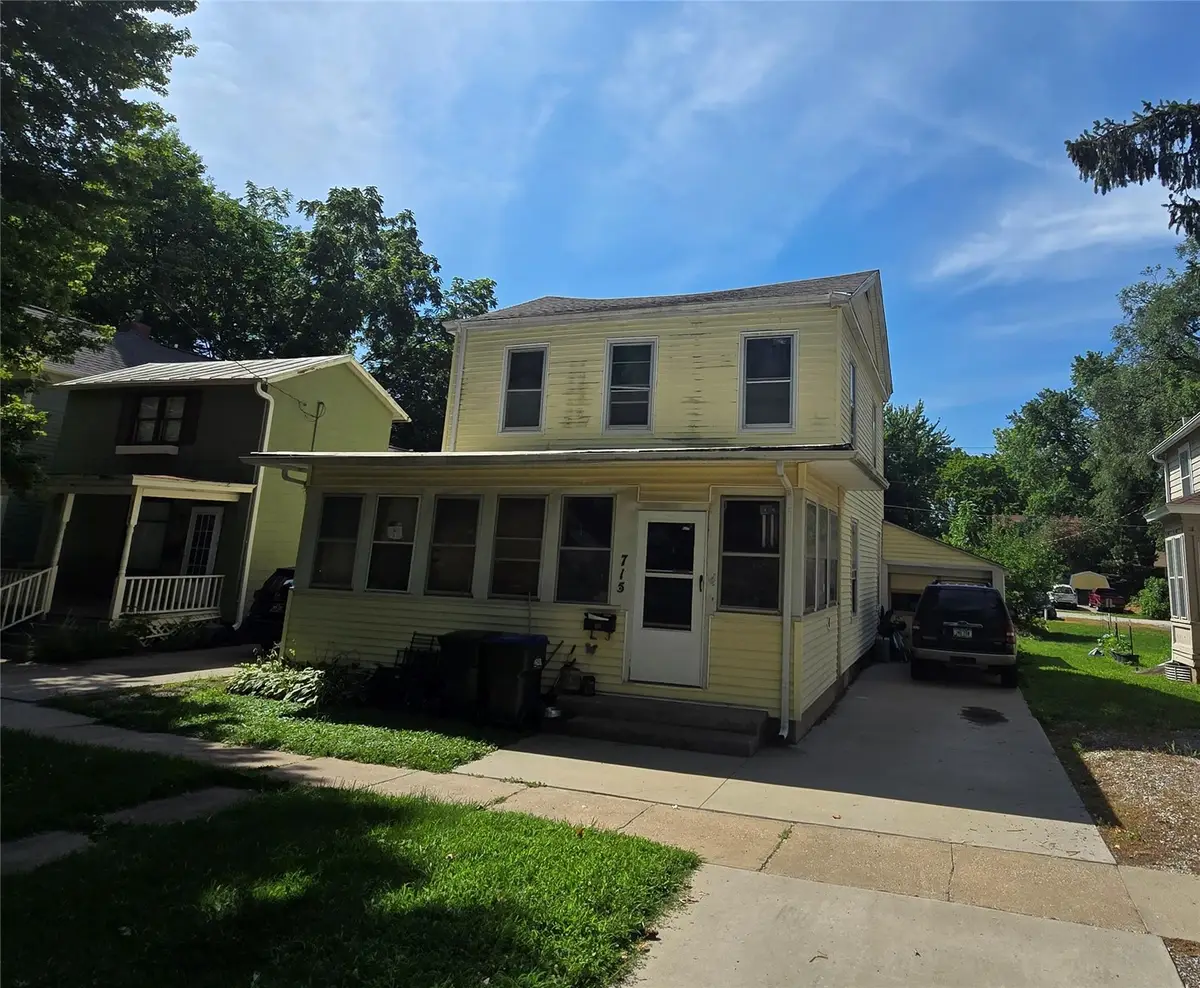 715 E Davenport Street, Iowa City, IA 52245 - #1
