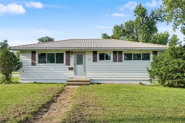 421 Wilson Ave Drive Sw, Cedar Rapids, IA 52404