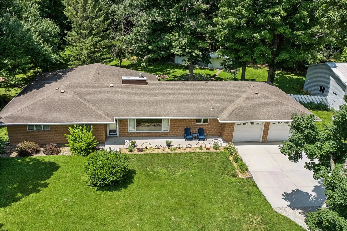 5995 30th Ave Drive, Vinton, IA 52349 - #1