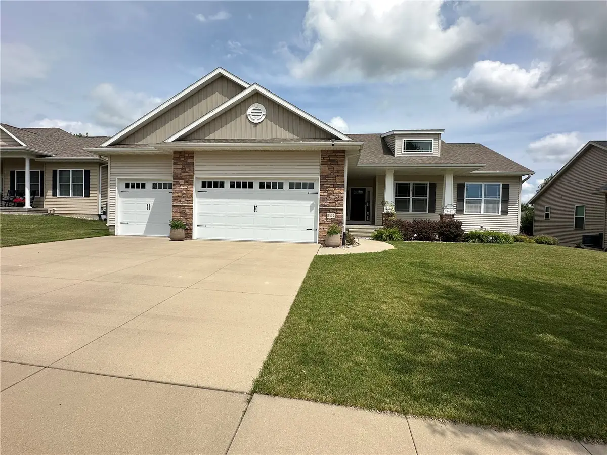 8412 Kensington Drive Ne, Cedar Rapids, IA 52402 - #1