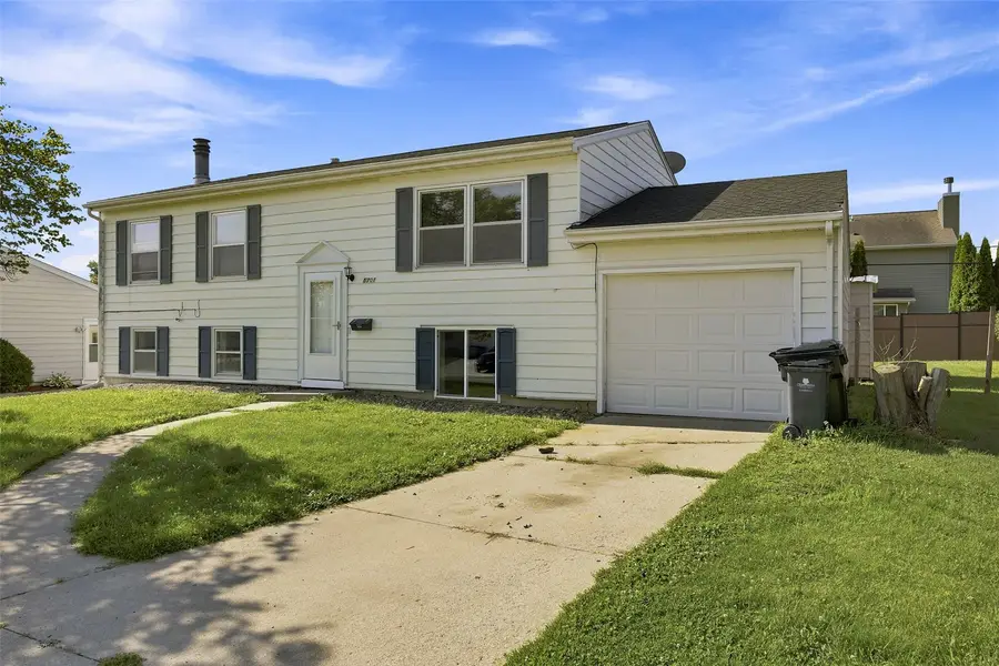 5701 Gordon Court Nw, Cedar Rapids, IA 52405 - #2