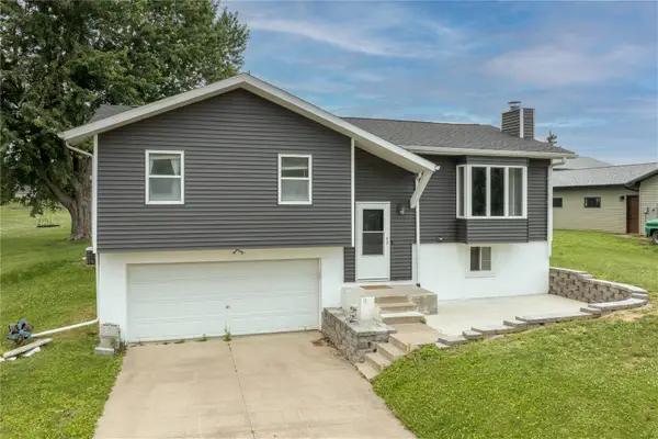 5005 Sunset Drive, Cedar Rapids, IA 52404
