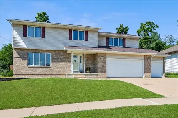 2816 Lancelot Lane Nw, Cedar Rapids, IA 52405