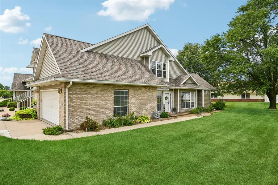 1242 Litchfield Drive #A, Hiawatha, IA 52233 - #2