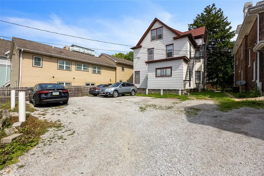 521 E College Street, Iowa City, IA 52240 - #3