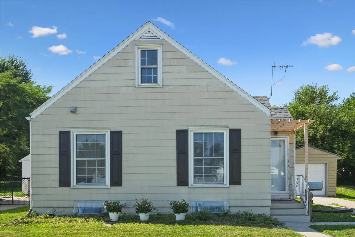 1824 Chandler Street Sw, Cedar Rapids, IA 52404 - #1
