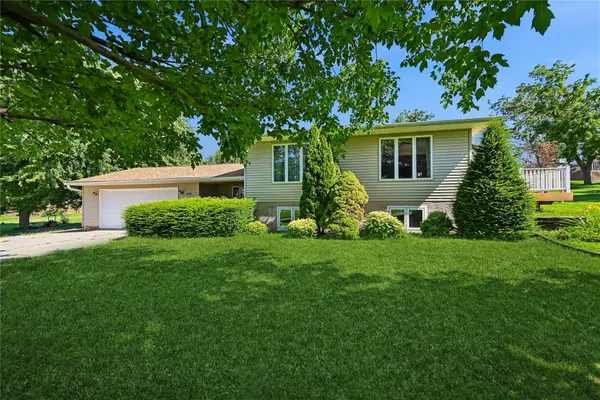 614 Line Street, Norway, IA 52318