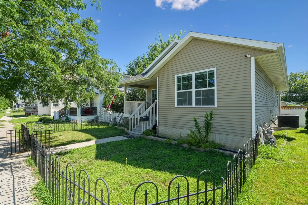 1235 N Street Sw, Cedar Rapids, IA 52404 - #1