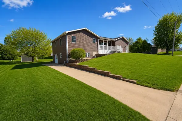 740 W 6th Street, Monticello, IA 52310