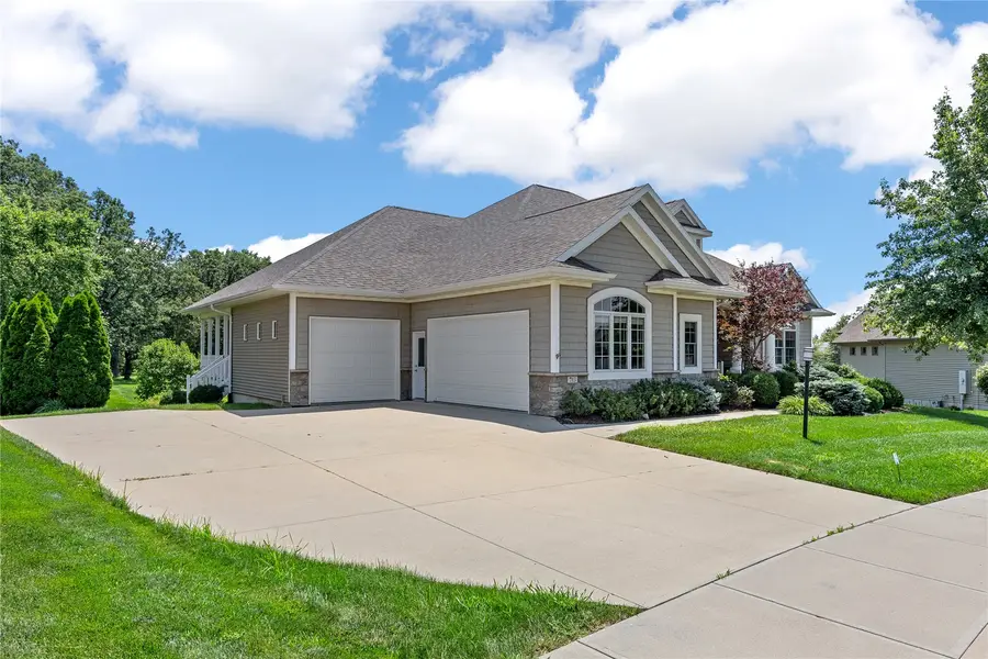 713 Sherwood Drive, Iowa City, IA 52245 - #3
