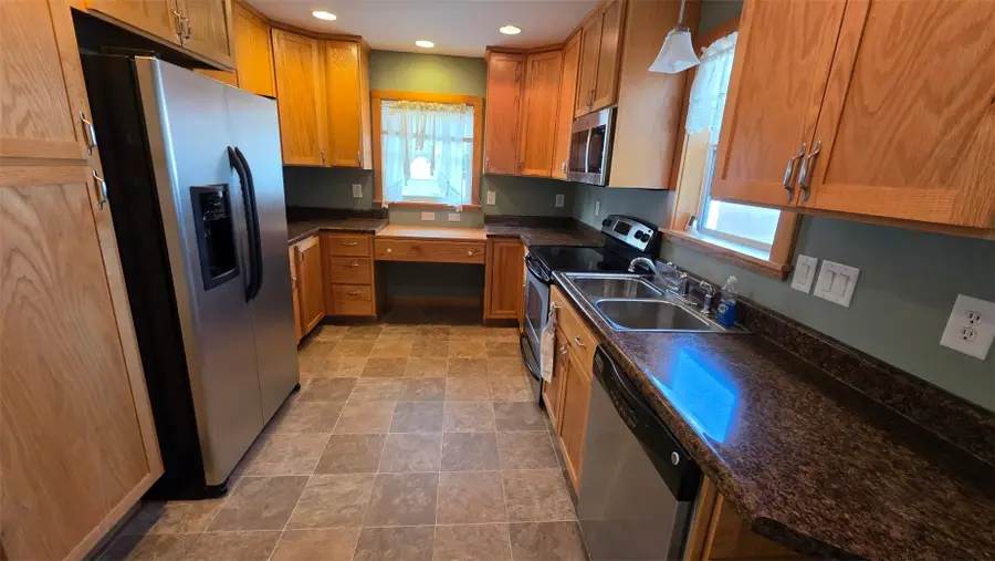 945 Lindale Dr, Marion, IA 52302 - #3