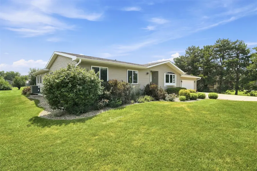 5841 Michael Drive Ne, Cedar Rapids, IA 52411 - #2