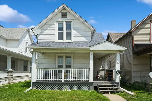 714 E Ave Nw, Cedar Rapids, IA 52405