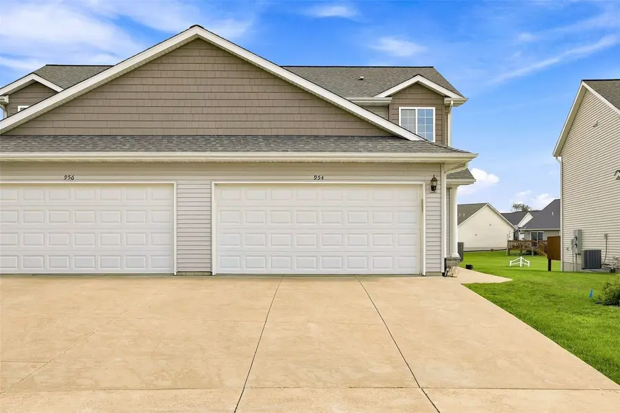 954 Acacia Drive Ne, Cedar Rapids, IA 52402 - #2