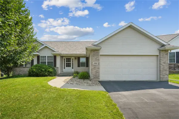 1880 Oak Creek Drive, Marion, IA 52302