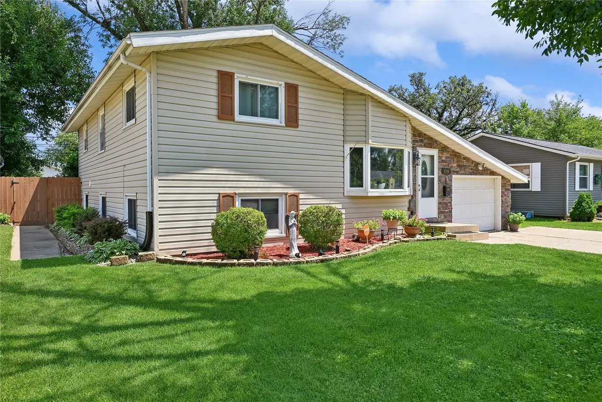 4500 Ozark Street Ne, Cedar Rapids, IA 52402 - #1