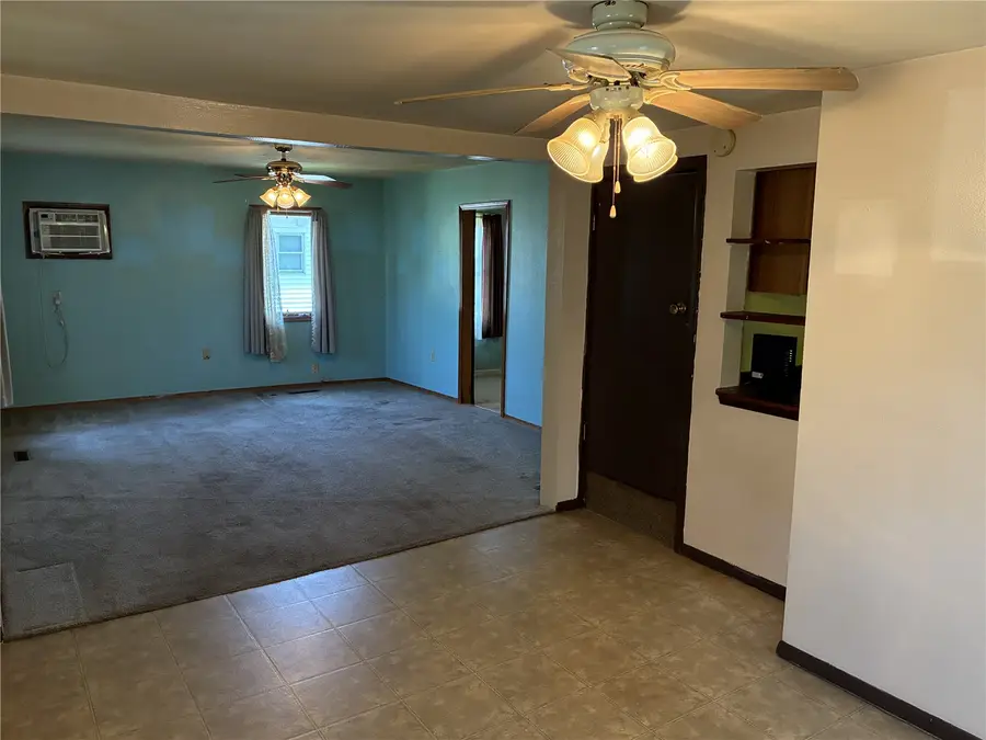 508 E 3rd Street, Vinton, IA 52349 - #2