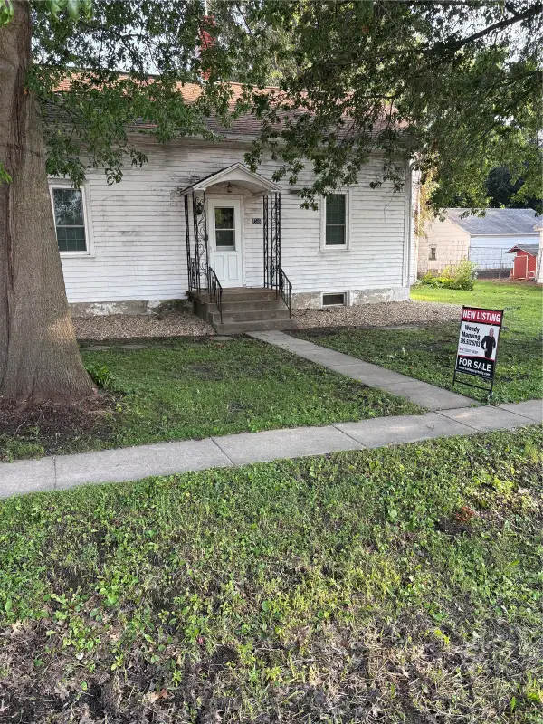 4506 F Street, Amana, IA 52203