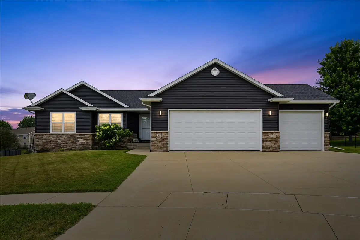 5027 Cotton Court Sw, Cedar Rapids, IA 52404 - #1