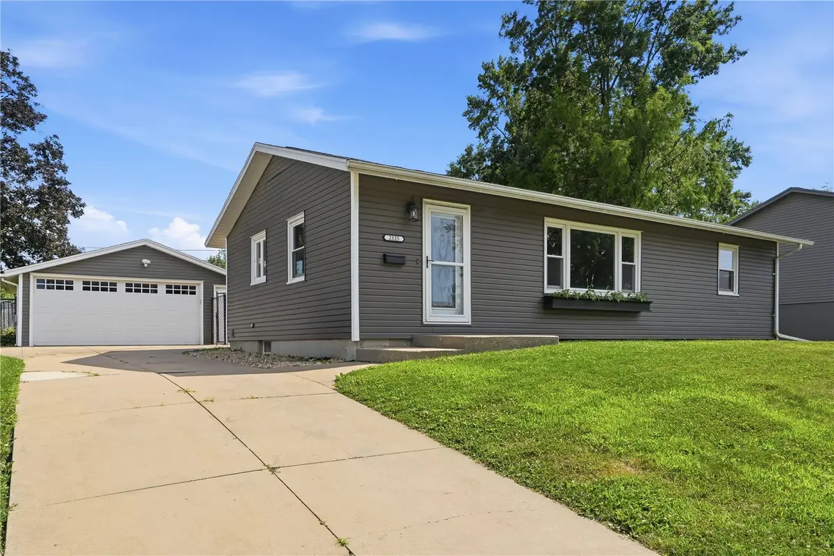 2525 Mcgowan Boulevard, Marion, IA 52302 - #1