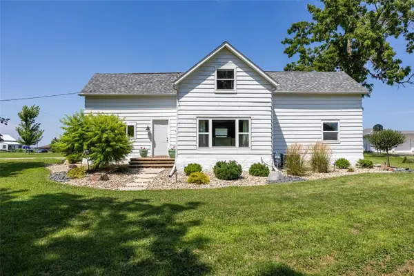 304 Maple Street, Center Point, IA 52213