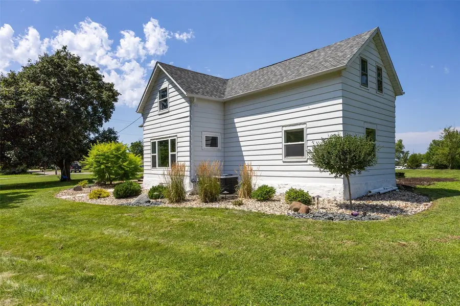 304 Maple Street, Center Point, IA 52213 - #2
