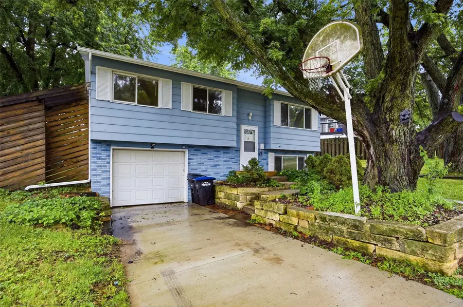 1175 Lindale Drive, Marion, IA 52302 - #2