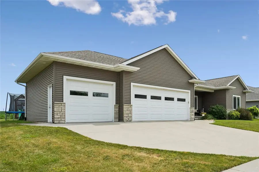 1202 Wood Lily Road, Solon, IA 52333 - #2