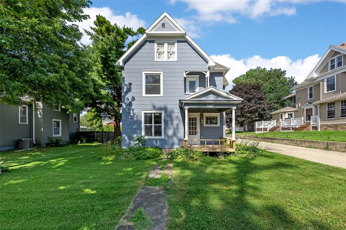 1806 8th Ave, Belle Plaine, IA 52208 - #1
