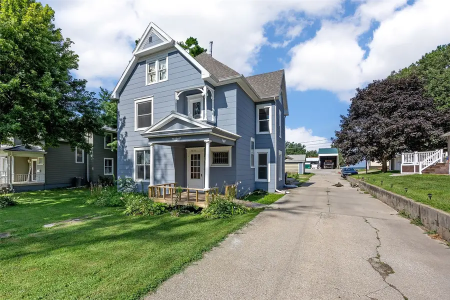 1806 8th Ave, Belle Plaine, IA 52208 - #2