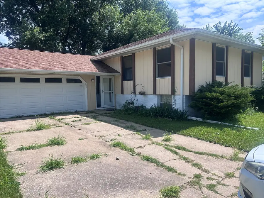 3352 Tulane Avenue, Iowa City, IA 52245 - #2
