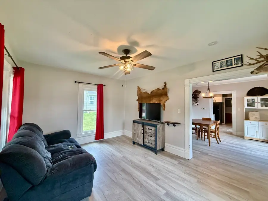 203 E Walnut Street, Williamsburg, IA 52361 - #3