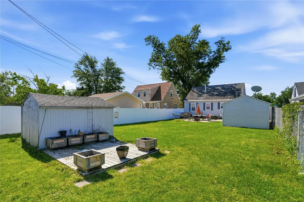 1902 Johnson Avenue Nw, Cedar Rapids, IA 52405 - #1
