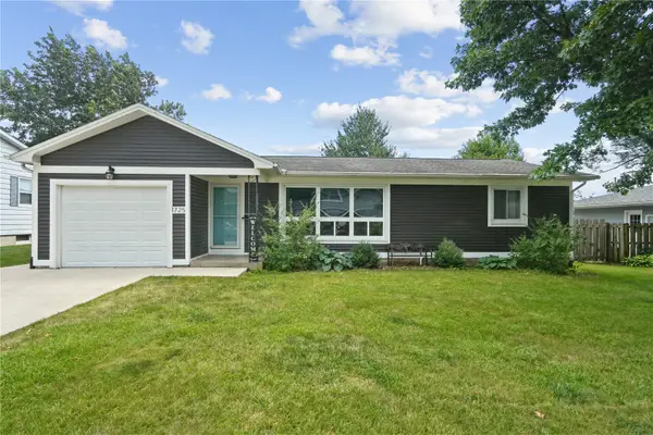 1725 Country Club Dr, Marion, IA 52302