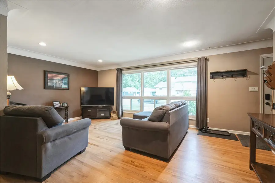 1725 Country Club Dr, Marion, IA 52302 - #3