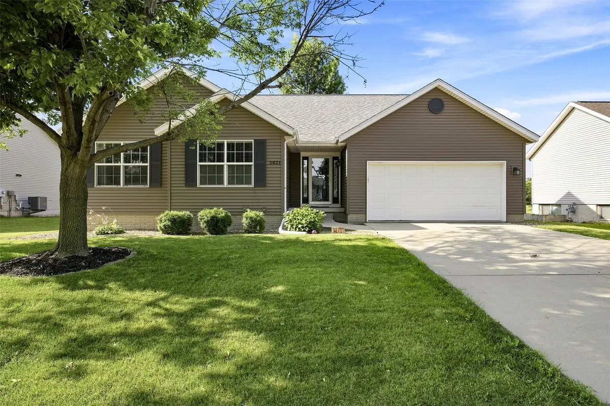 2821 28th Avenue Sw, Cedar Rapids, IA 52404 - #1